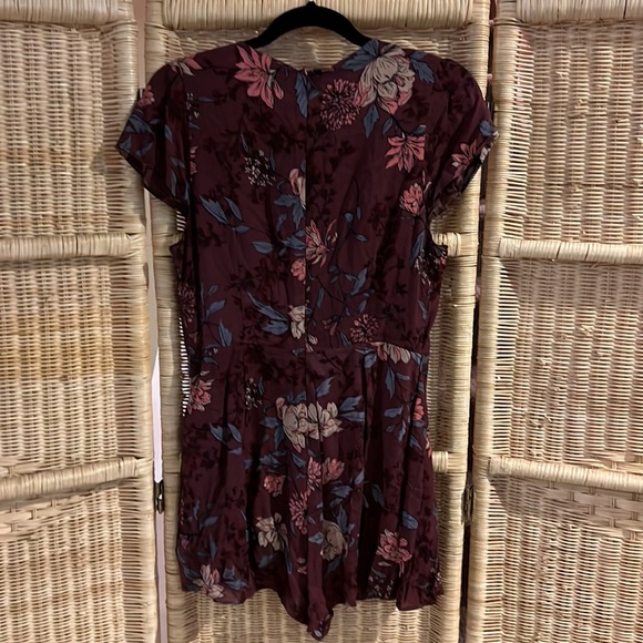 Kimchi Blue Floral Plum Romper - Picture 5 of 5